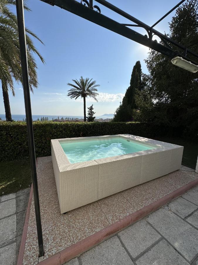 Villa Le Rose Di Emma à Bordighera Extérieur photo